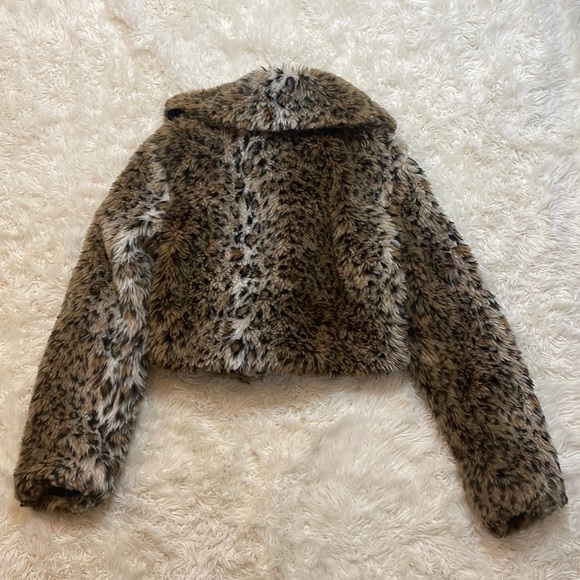 🐆FAUX FUR KIDS JACKET • SIZE 10/12 • CHILDRENS PLACE 🤎 - Picture 4 of 4